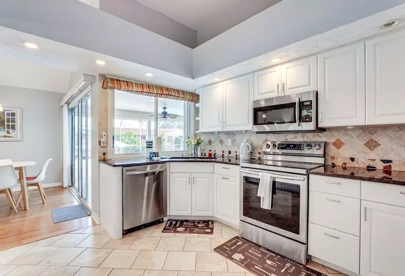 Pet Friendly Bradenton Home W/ Pool: 6 Mi To Beach
