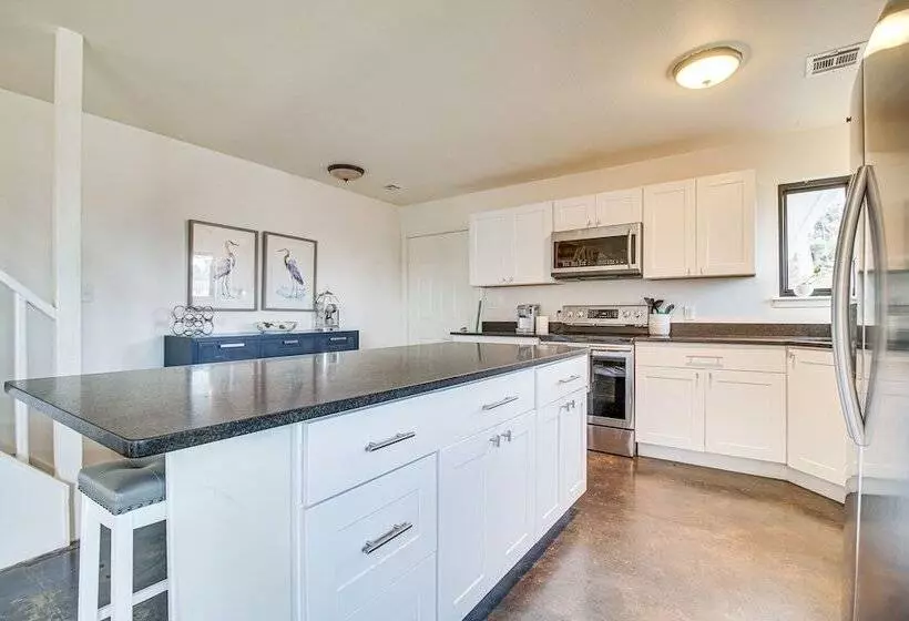 Grand Lake Of The Cherokees Home W/ Deck & Kayaks