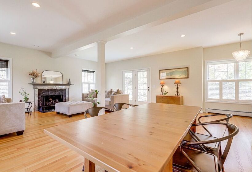 Mystic Retreat W/ Patio & Grill: Walk To River!