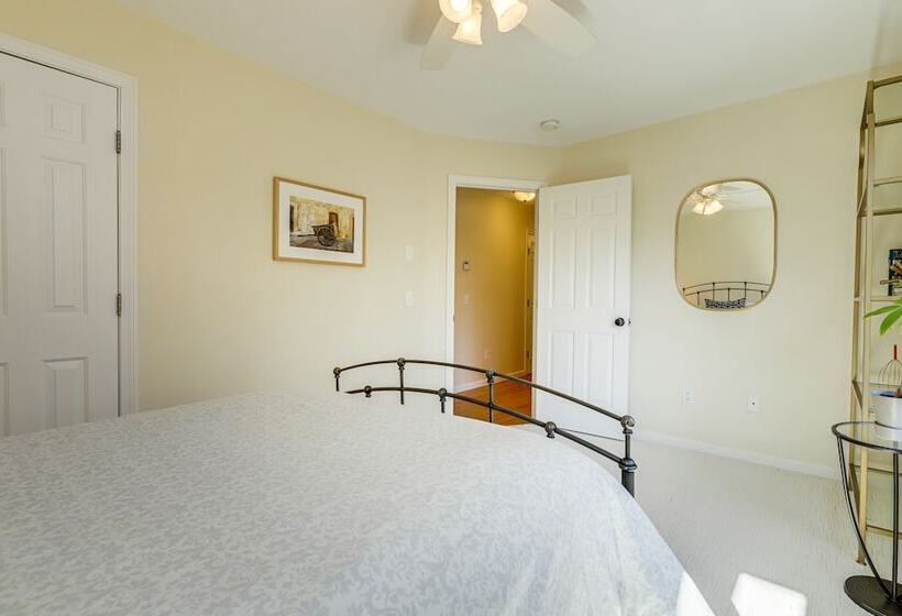 Mystic Retreat W/ Patio & Grill: Walk To River!