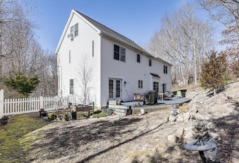 Mystic Retreat W/ Patio & Grill: Walk To River!