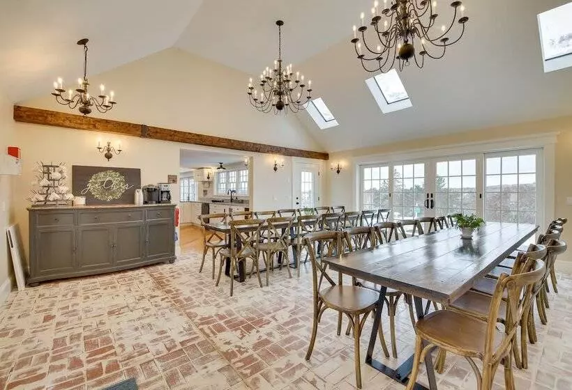 Oceanfront Mid Coast Maine Home W/ Private Beach!