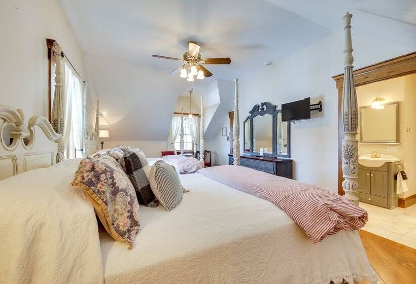 Oceanfront Mid Coast Maine Home W/ Private Beach!