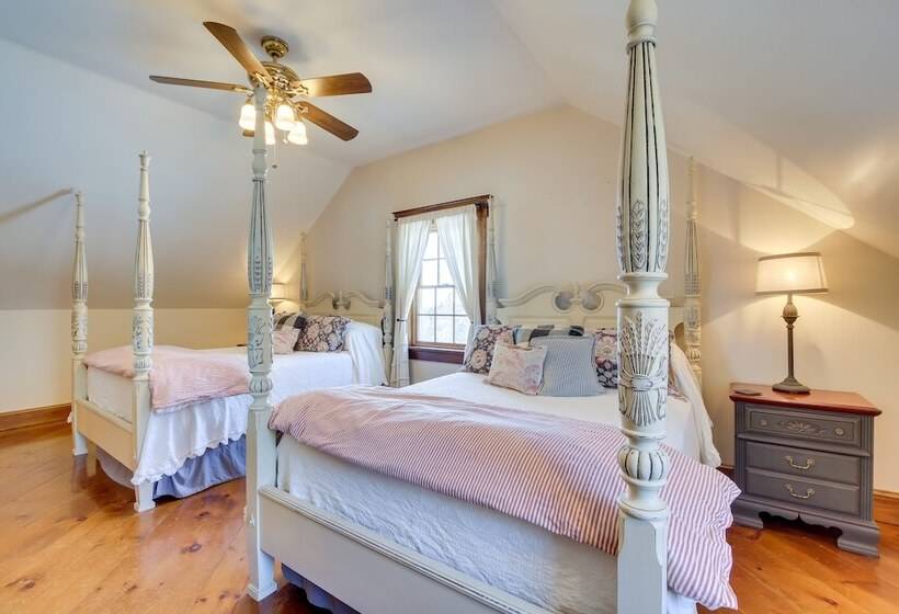 Oceanfront Mid Coast Maine Home W/ Private Beach!