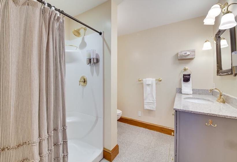 Oceanfront Mid Coast Maine Home W/ Private Beach!