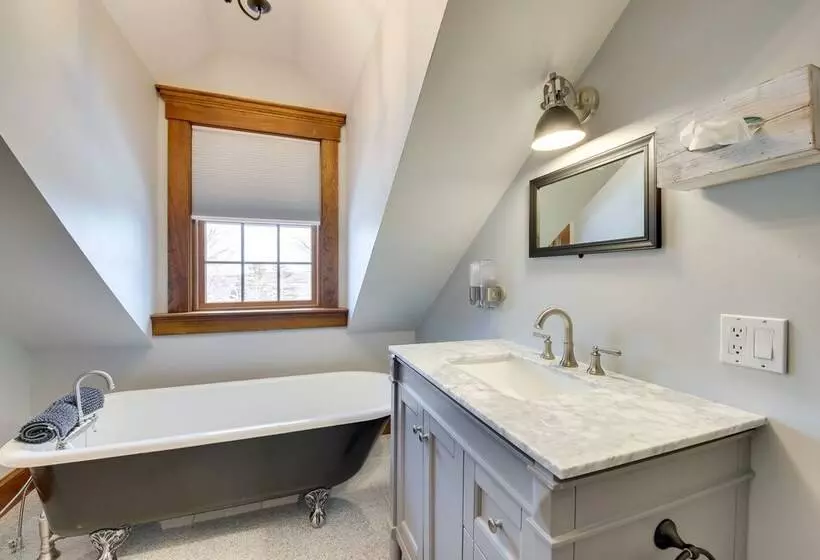 Oceanfront Mid Coast Maine Home W/ Private Beach!