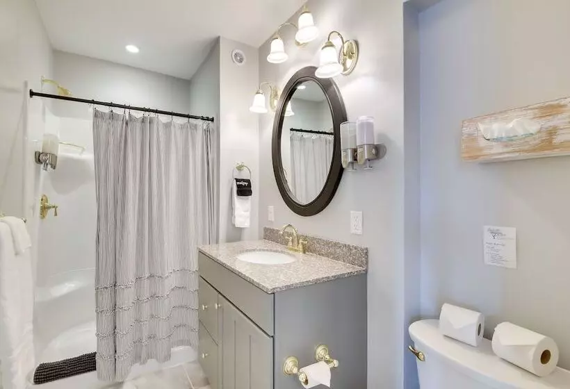 Oceanfront Mid Coast Maine Home W/ Private Beach!