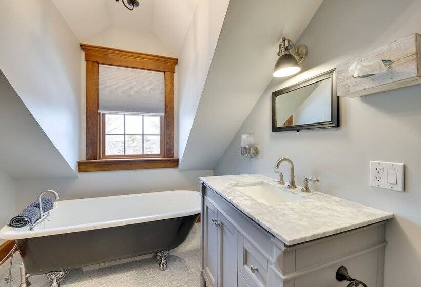 Oceanfront Mid Coast Maine Home W/ Private Beach!