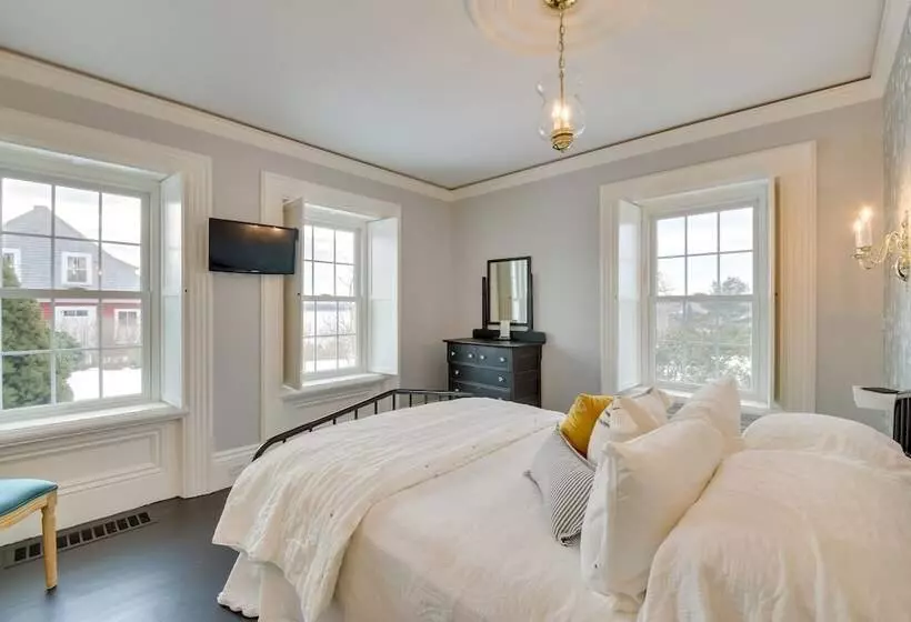 Oceanfront Mid Coast Maine Home W/ Private Beach!