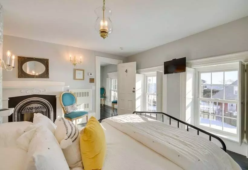 Oceanfront Mid Coast Maine Home W/ Private Beach!