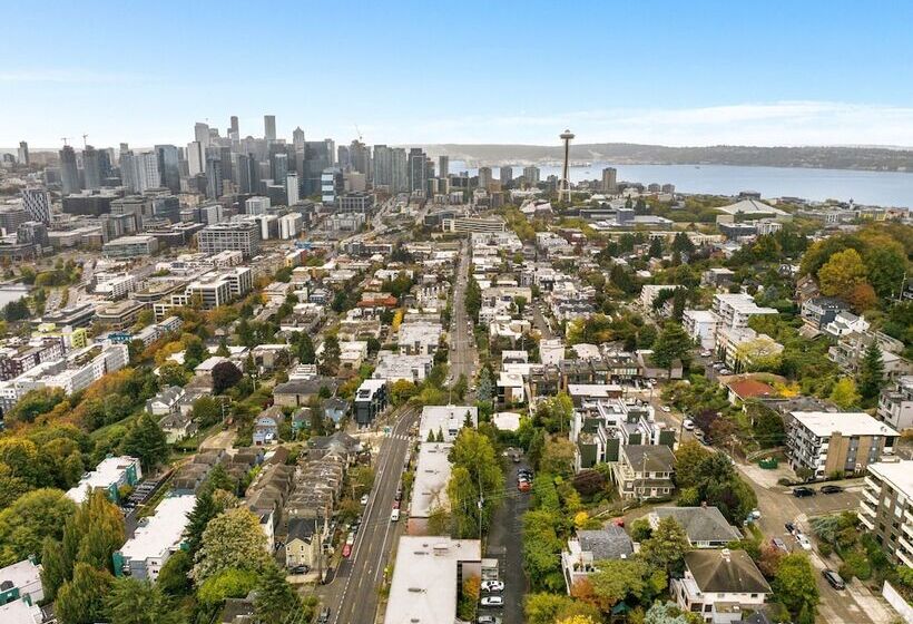 پانسیون Back To The Future Sweet Suites