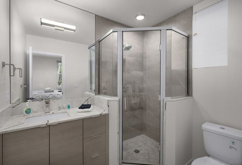 پانسیون Back To The Future Sweet Suites