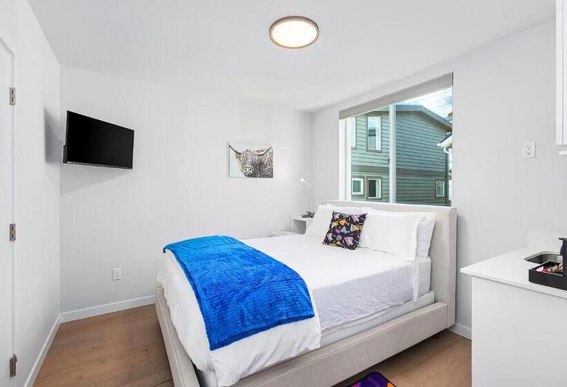 پانسیون Back To The Future Sweet Suites