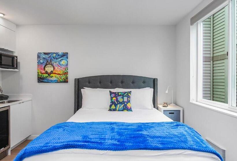 پانسیون Back To The Future Sweet Suites