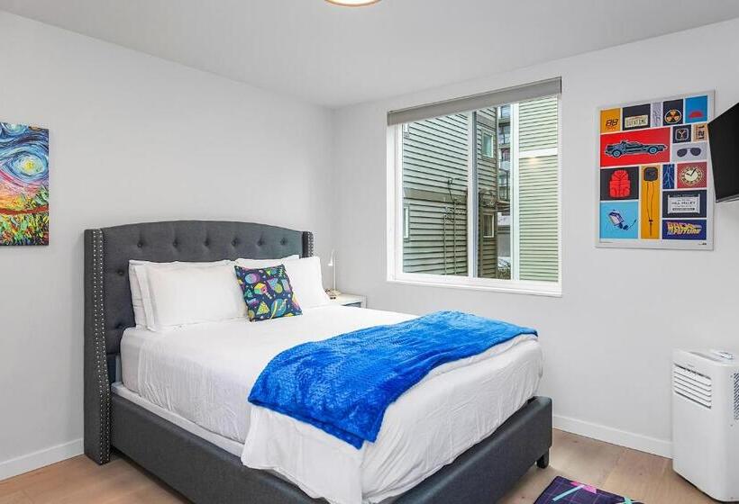 پانسیون Back To The Future Sweet Suites