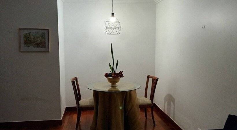 Pensiune Room In Apartment   Room In Lisboa, Portugal