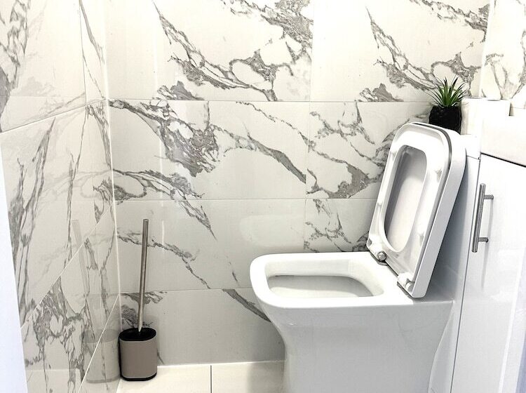 レジデンス Beautiful Gravesend 3 Beds By Jada Homes