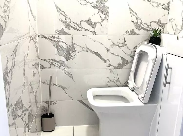 Residenssi Beautiful Gravesend 3 Beds By Jada Homes