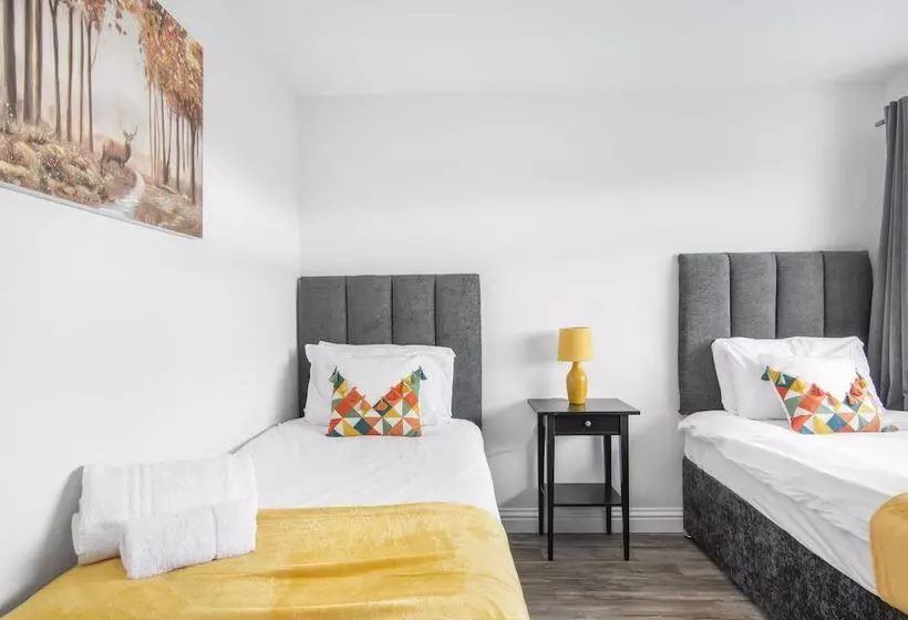 Residenssi Beautiful Gravesend 3 Beds By Jada Homes