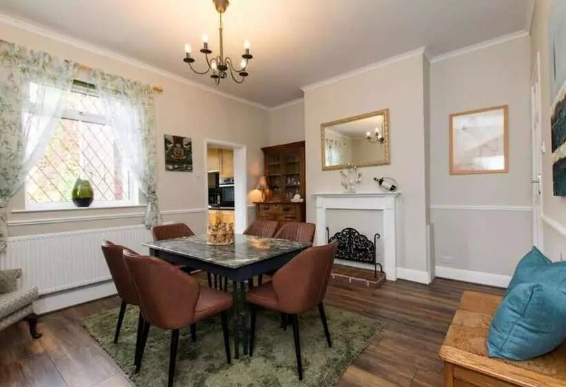 Residenssi Captivating 2 Bed House In Chesterfield