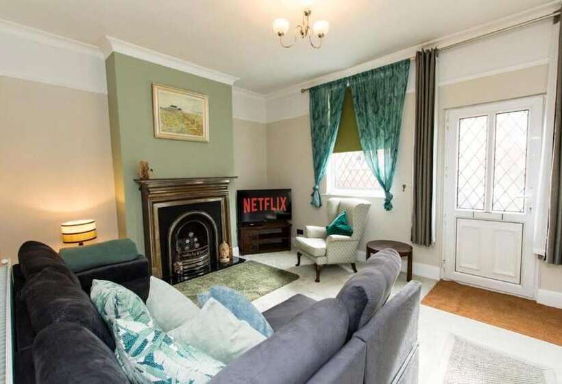 Residência Captivating 2 Bed House In Chesterfield