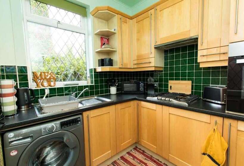Residência Captivating 2 Bed House In Chesterfield