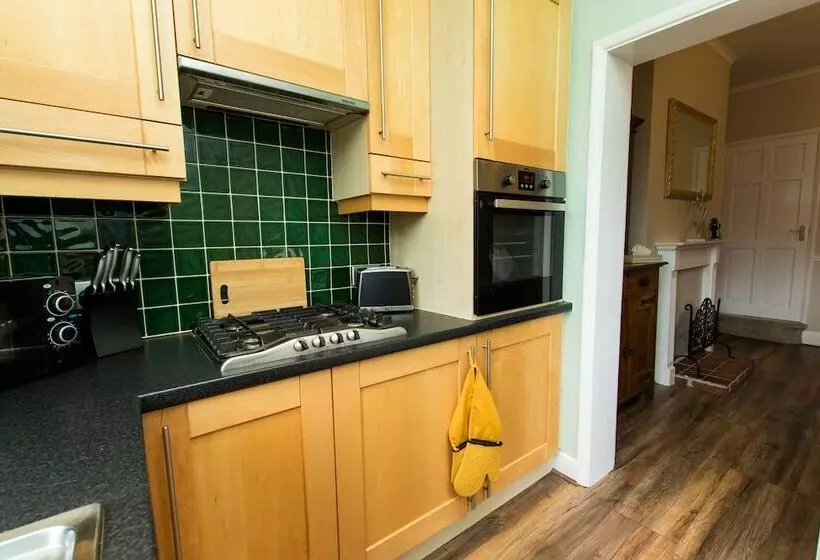 Residenssi Captivating 2 Bed House In Chesterfield