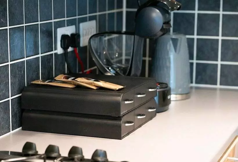 Residenssi Lovely 4 Bed House In Huntingdon