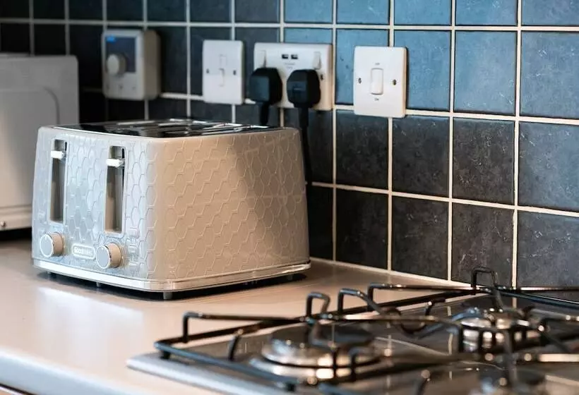 Residenssi Lovely 4 Bed House In Huntingdon