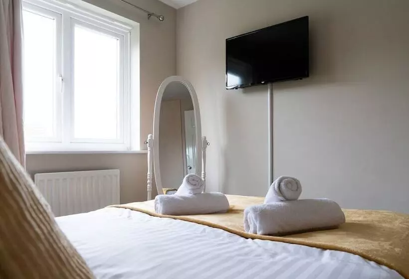 Residenssi Lovely 4 Bed House In Huntingdon