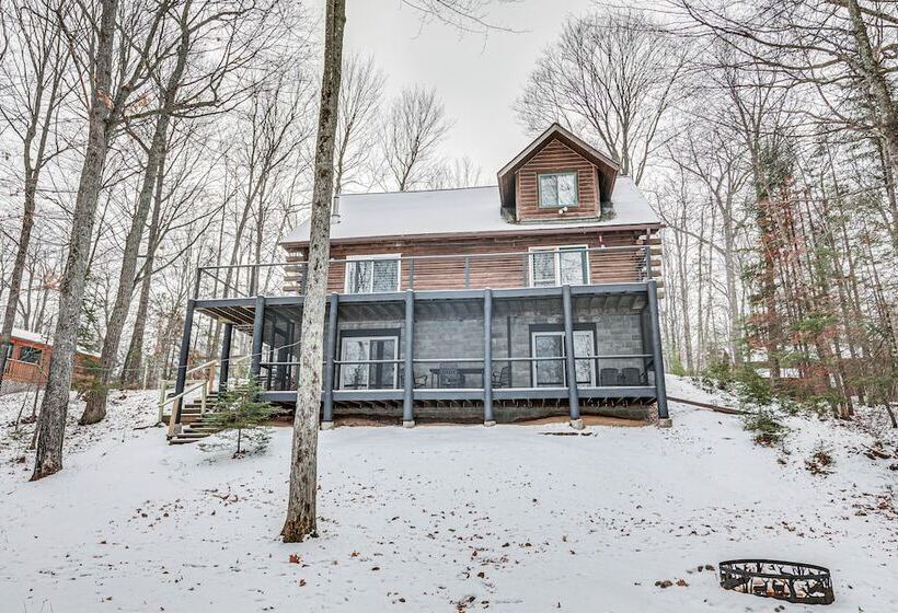 Rhinelander Waterfront Cabin W/ Deck & Fire Pit!