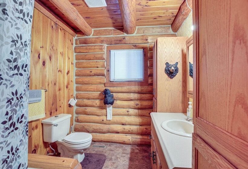 Rhinelander Waterfront Cabin W/ Deck & Fire Pit!