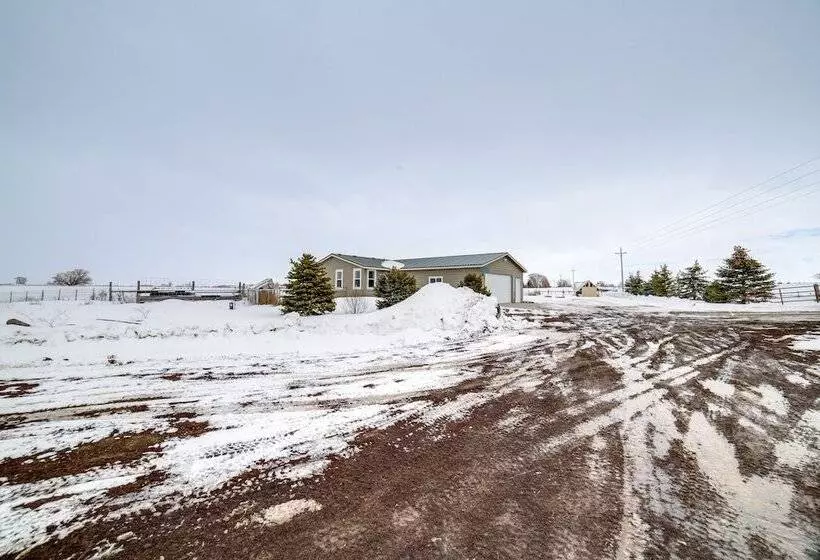 St Anthony Home W/ Horse Barn On 33 Acres!