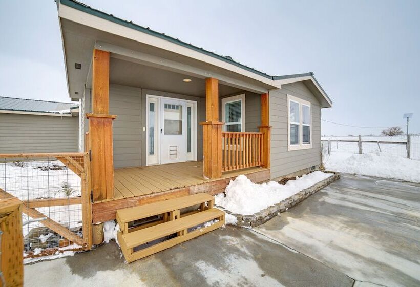 St Anthony Home W/ Horse Barn On 33 Acres!