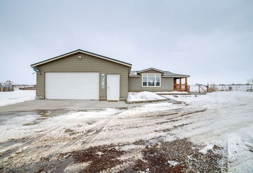 St Anthony Home W/ Horse Barn On 33 Acres!