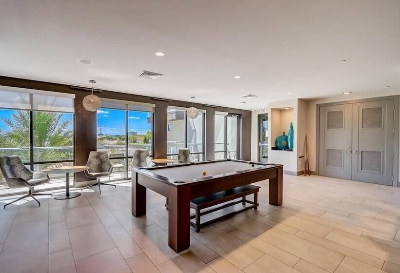 Two Modern Cozysuites At Town Lake