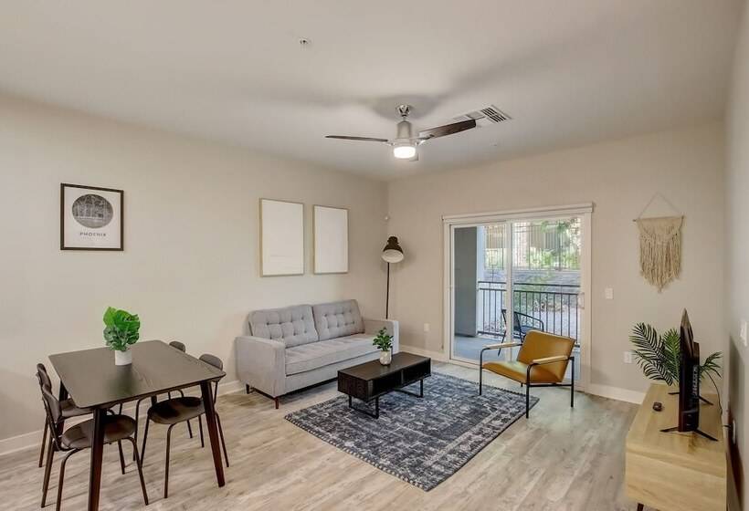 Two Modern Cozysuites At Town Lake