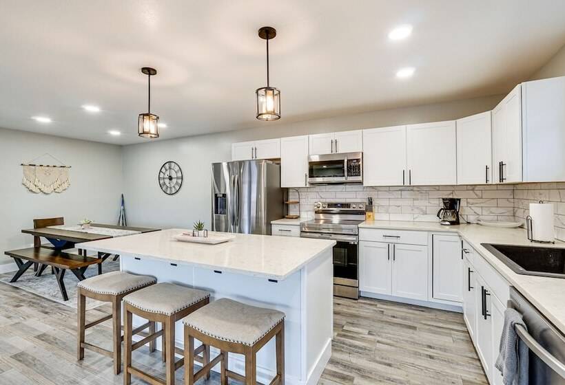 Boat Dock: Waterfront Lake Of The Ozarks Home