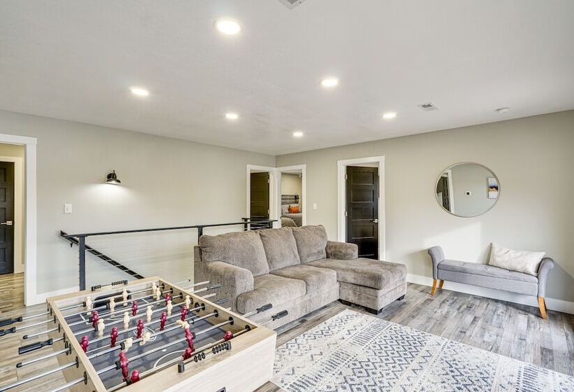 Boat Dock: Waterfront Lake Of The Ozarks Home