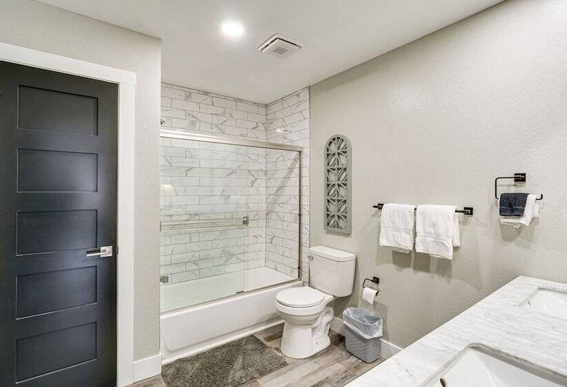 Boat Dock: Waterfront Lake Of The Ozarks Home