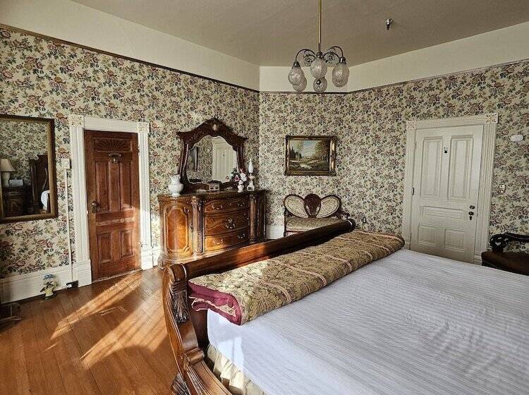 مبيت وإفطار Starrett House