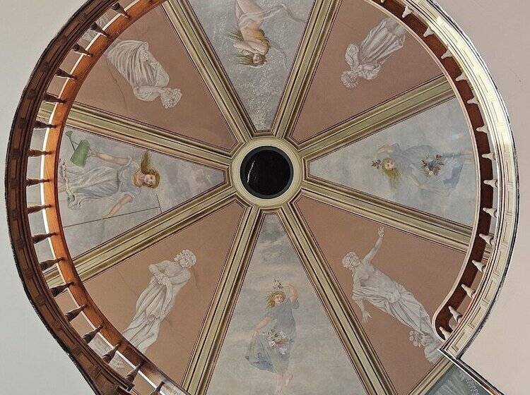 مبيت وإفطار Starrett House