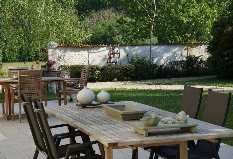 Aamiaismajoitus (B&B) Chambres D Hôtes Le Chemin