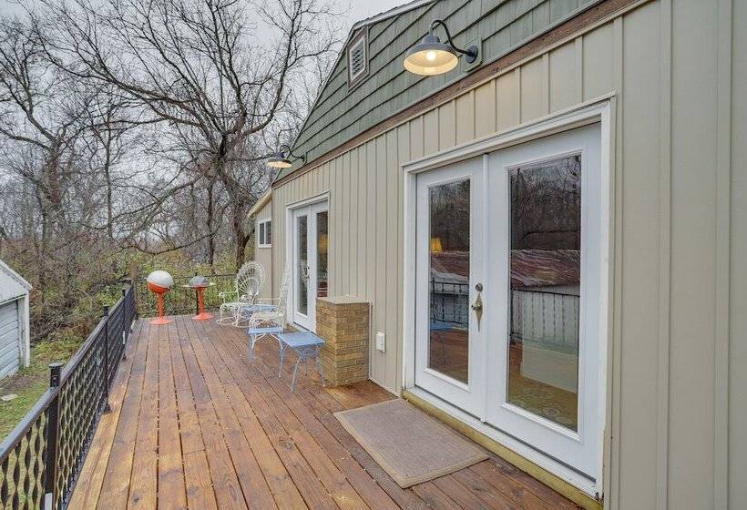 6 Mi To Lake Michigan: Coloma Farmhouse