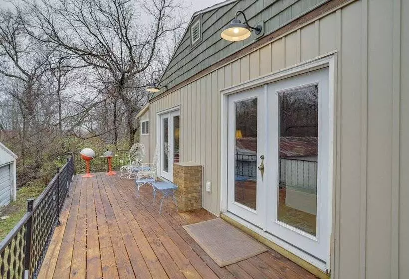 6 Mi To Lake Michigan: Coloma Farmhouse