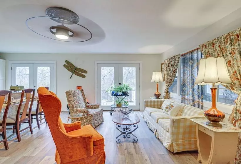 6 Mi To Lake Michigan: Coloma Farmhouse