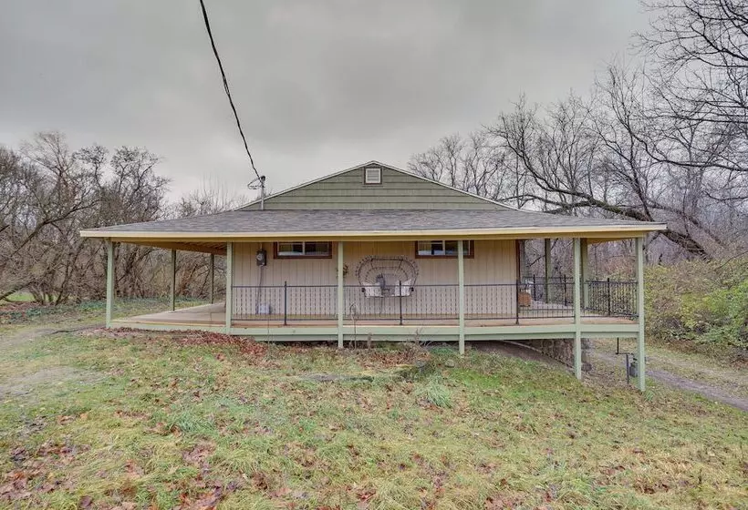 6 Mi To Lake Michigan: Coloma Farmhouse