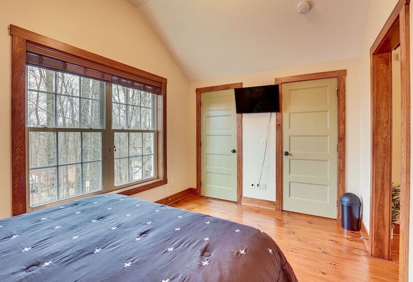 Happy Haven Hill  Cabin W/ Patio & Fire Pit!