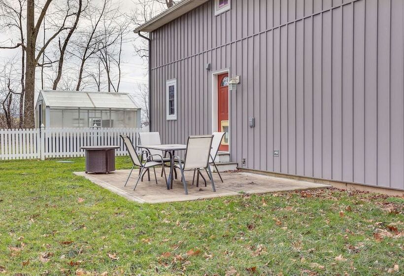 Happy Haven Hill  Cabin W/ Patio & Fire Pit!