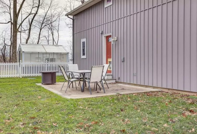 Happy Haven Hill  Cabin W/ Patio & Fire Pit!